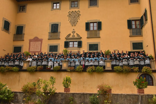 messainlatino's tweet photo. MiL - https://t.co/RBmpuYpeoI: Summorum Pontificum nel mondo #214: ICRSS Capitolo Generale a Gricigliano #icrss #gricigliano https://t.co/xHhkw5KdQL https://t.co/6WXNMvGXyc