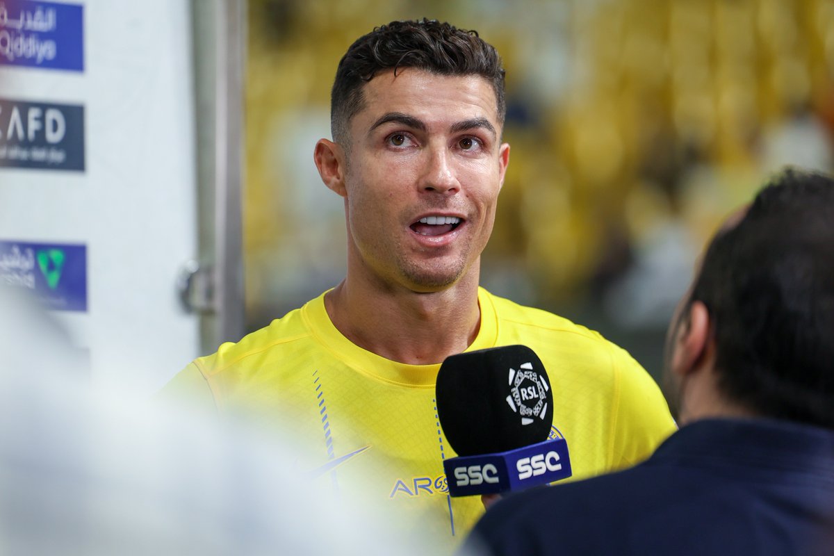⚪️✨ Cristiano Ronaldo: “Kylian Mbappé can win Ballon d’Or for the next few years! Also probably Erling Haaland, Jude Bellingham”.

Rio Ferdinand: “Vinicius”. 🇧🇷

Cristiano Ronaldo: “Also Lamine Yamal”. 🇪🇸