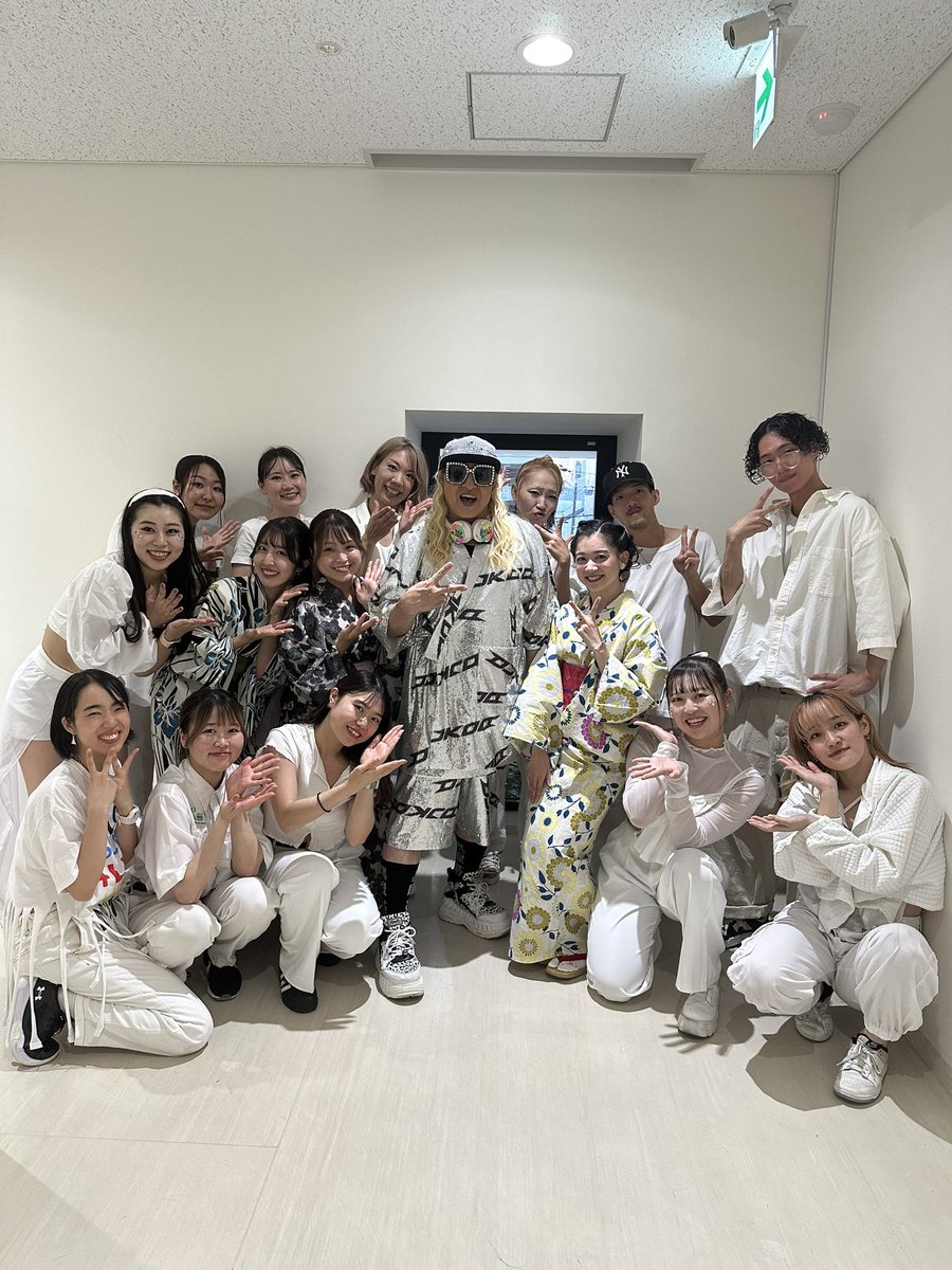 kazjdac's tweet photo. JDACダンススクール合同発表会、無事終了しました!
子供たち本当に頑張ってくれました!おっさんになると涙腺が緩くて...😂
DJ KOOさんの盆ダンスも最高!
また来てください DO DANCE!
#djkoo さん #プール学院 の皆さんも最高!#jdac #日本盆踊り協会 #習い事デビュー #無料体験 #初心者向け https://t.co/eGx3r66L0H