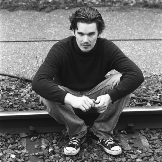 TheCinesthetic's tweet photo. Ethan Hawke photographed on the set of Before Sunrise, 1994 https://t.co/HARjMX3Ar7