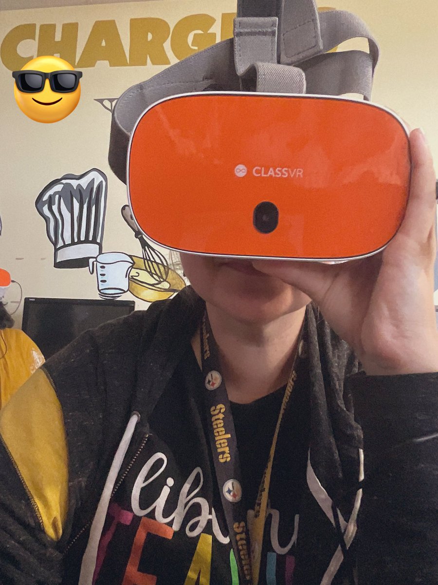 BushES_Library's tweet image. Loving this VR training today! So many possibilities for immersive learning experiences. Can’t wait to share with our students!! @DISD_Libraries @ProjectReadDISD
