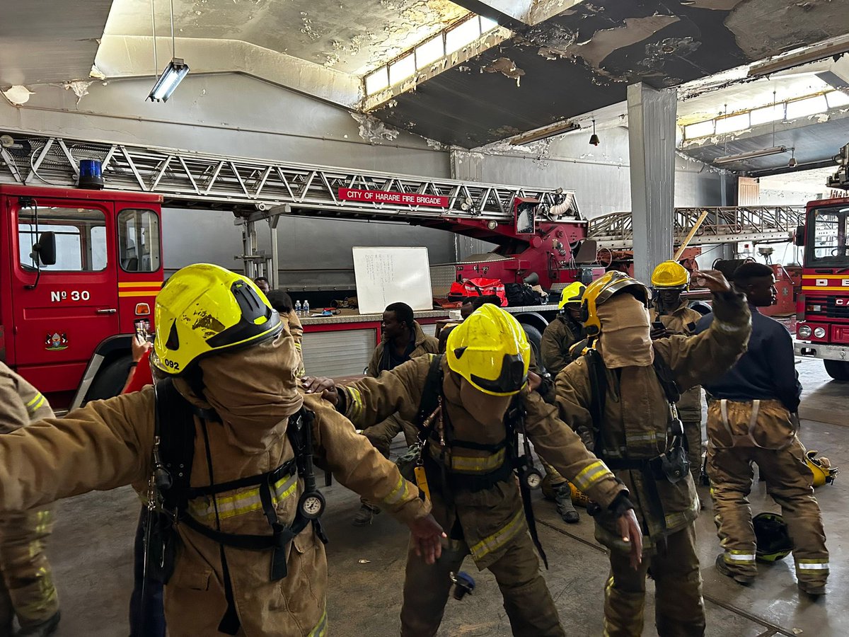 OpoFlorian's tweet photo. It’s been a hot week for BA instructors Sam, Pat, Darren and Shay who have been working hard with both theory and practical sessions. A visit to a high rise building in the city also allowed for different scenarios to improve skills and confidence. https://t.co/N3M6gF4AYE