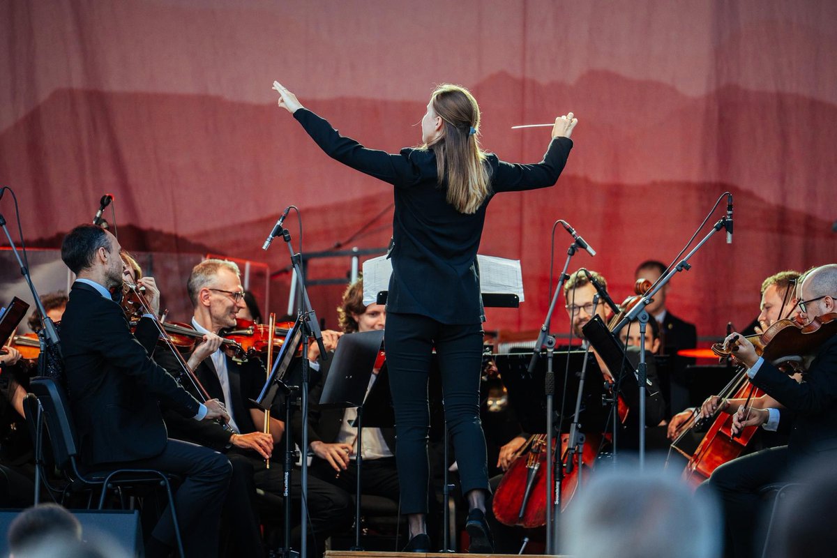 KyivSymphony's tweet photo. Highlights from the opening of the 4th Kulturpromenade in Monheim am Rhein. It was an unforgettable and touching evening, as after the performance, the audience welcomed our musicians with applause as long as the Rhine promenade. We felt a bit like stars for a moment 🥹 https://t.co/hLJdRq3jId