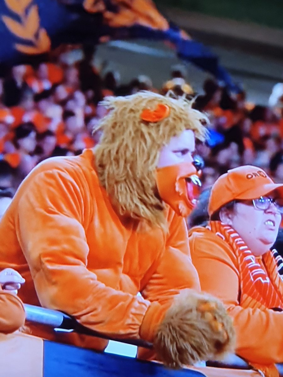 Kos_'s tweet image. Sta je dan met je manen en je Ed en Willem Bever bek. #NEDGER #neddui