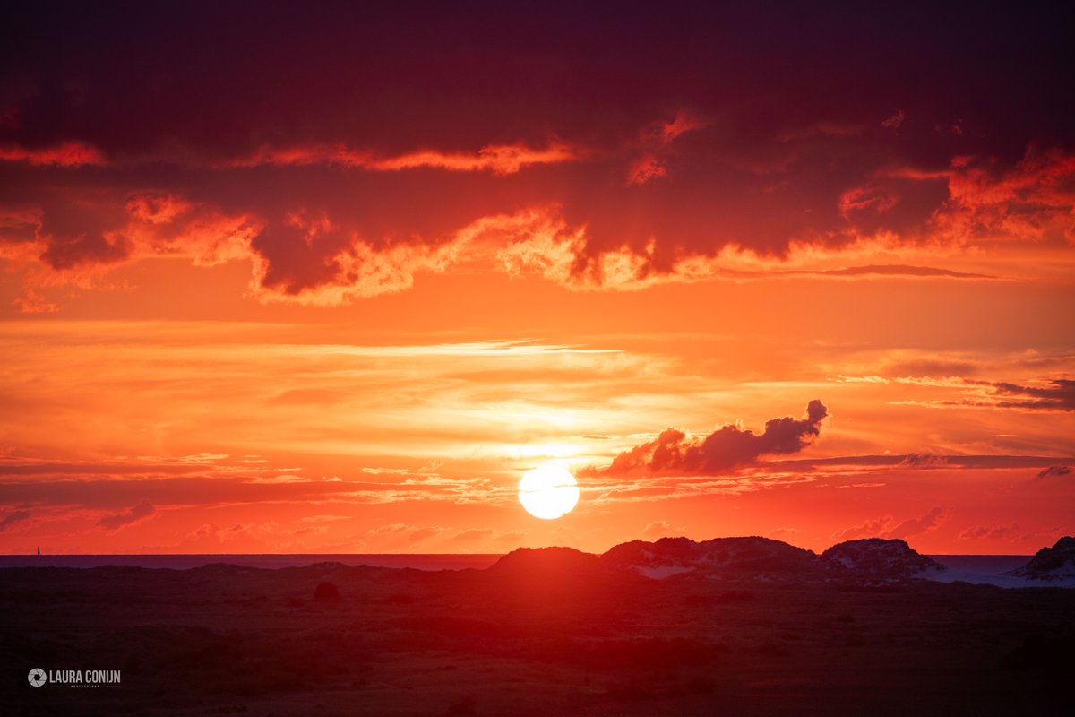 Sinds weken/maanden weer eens lekker de #zonsondergang gefotografeerd, en wat voor eentje…! 😍 #Terschelling #genieten #Wadden