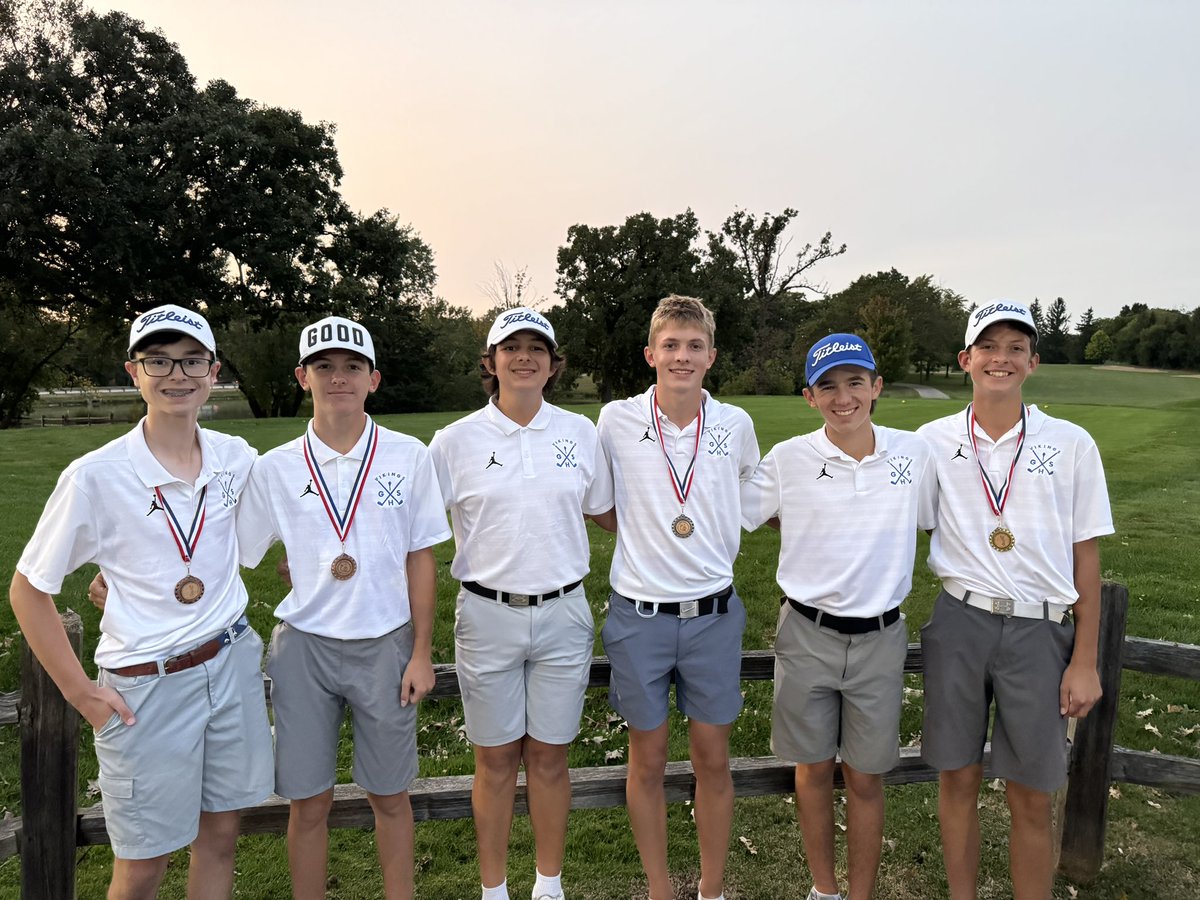 The F/S Vikings celebrated another first place finish at West Chicago’s Wildcat Invite! Congratulations to our four medalists!