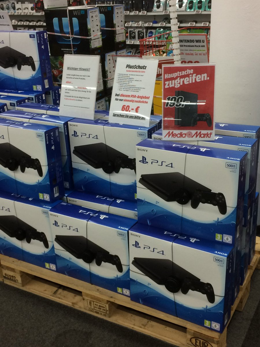 Zum Thema #PS5Pro:
Spannende Technik, gerade PSSR ist vielversprechend. Aber der Preis ist mit 800 € viel zu hoch für Konsolen-Käufer. Anbei ein Foto vom Launch der PS4 Slim aus 2016. Ich sage nur 199 € …