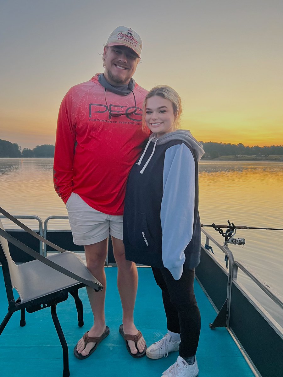 Coralsreeff's tweet photo. fishing and watching the sunrise with you is my new fav 🌅🧡 https://t.co/ZLBG1isjVe