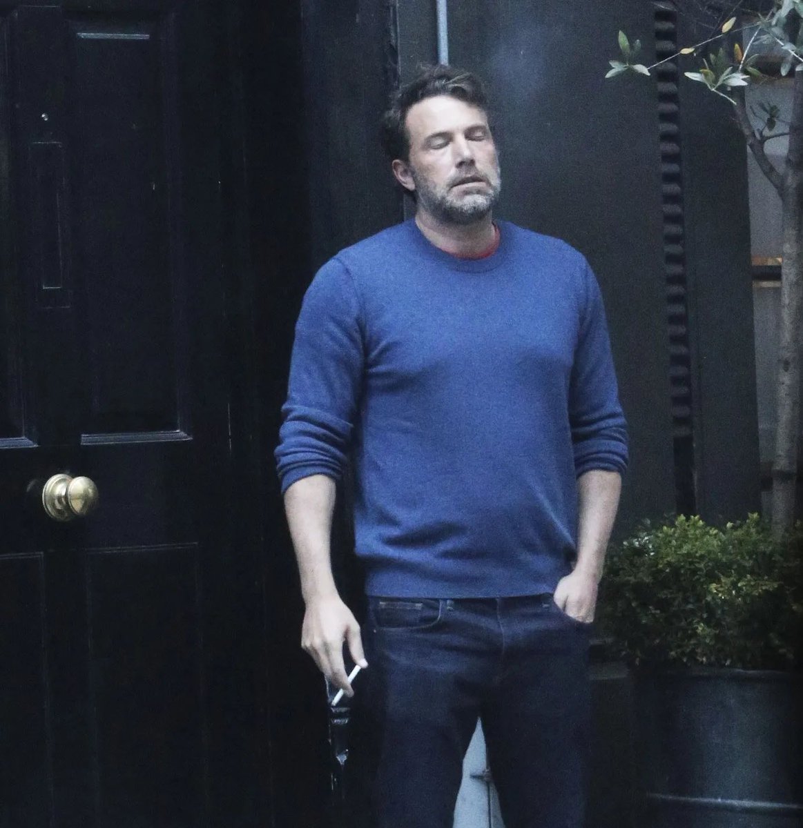 blissfulfiction's tweet image. me, a huge foo fighters &amp;amp; dave grohl fan, opening up instagram and seeing dave’s new post