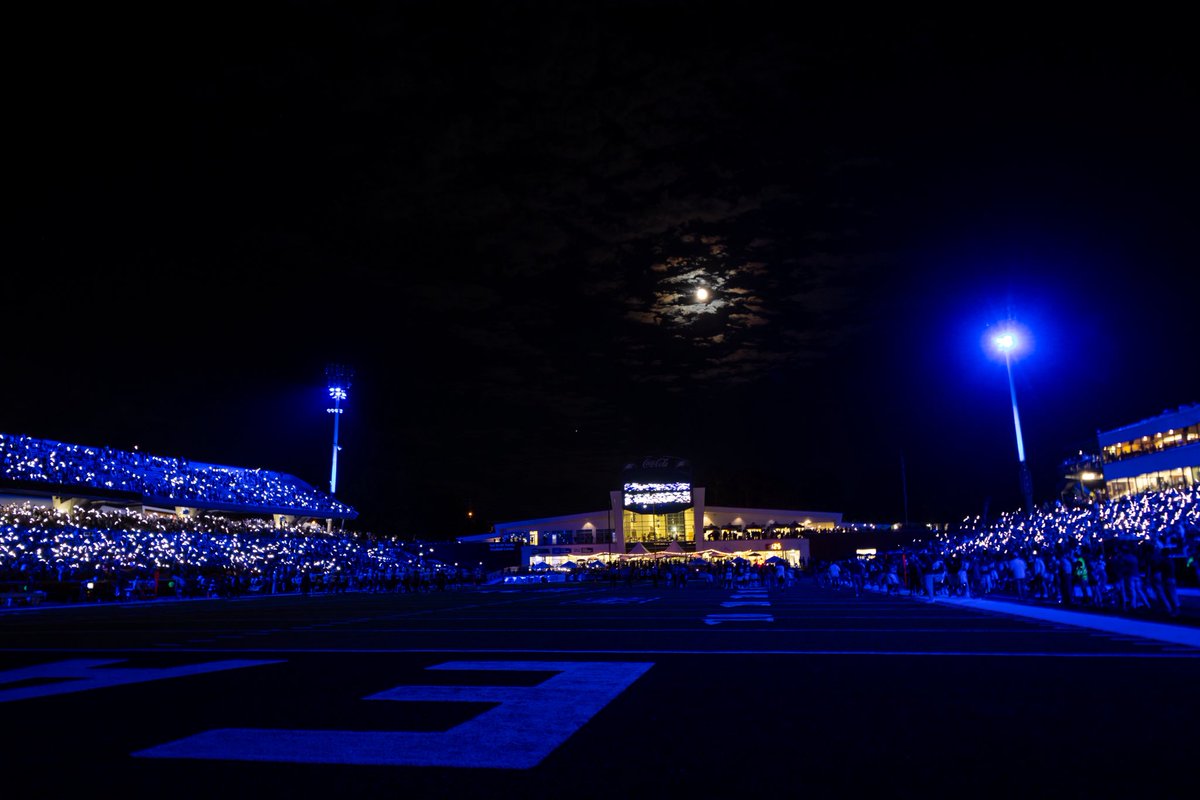 GSCoachHelton's tweet image. First night game of the season! “Lights Out” 4th quarter has arrived to Paulson! Can’t wait to see that student section! Need the loudest students in the country to turn it up! Hail Southern!