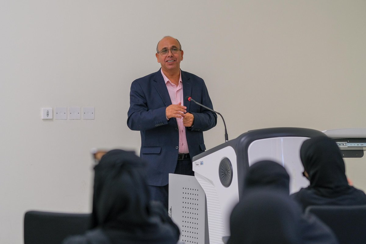 MediaCenterUJ's tweet photo. 📸 | جانب من اليوم الأول لمعسكر الموهوبين (4): الإعلام الرقمي وصناعة المحتوى. 

الذي تنظمه #إدارة_استقطاب_ورعاية_الموهبين بالتعاون مع #كلية_العلوم_الاجتماعية_والإعلام . 

طلابنا الموهوبين بدأوا اليوم رحلتهم نحو التميز في عالم الإعلام الرقمي واستكشاف استراتيجيات صناعة المحتوى الإبداعي تحت إشراف نخبة من الخبراء 🌟.

#جامعة_جدة 
#الاختيار_الأول_لقادة_المستقبل