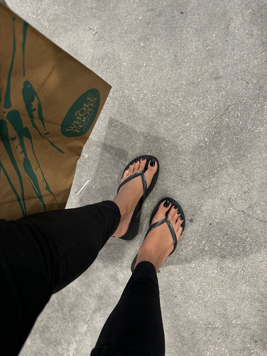 kalivdomina's tweet photo. Would you approach if you saw me at your local Whole Foods? https://t.co/15svkE3DcN