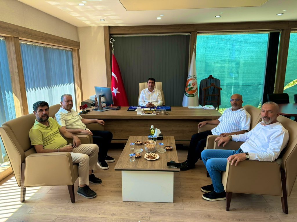 Elazığ Ticaret İl Müd. Sn <a href="/bilal234462/">Bilal Öztürk</a>, Elazığ Arı Yetiştiricileri Birliği Bşk. Sn <a href="/firatcanbay/">FIRAT CANBAY</a> ve Elazığ Çemişgezekliler Derneği Bşk. Sn Gürkan Öztürk ile birlikte Malatya Tarım Kredi Kooperatifi Bölge Müdürü kıymetli hemşehrimiz Sn Mustafa Aslan’a ziyarette bulunduk.