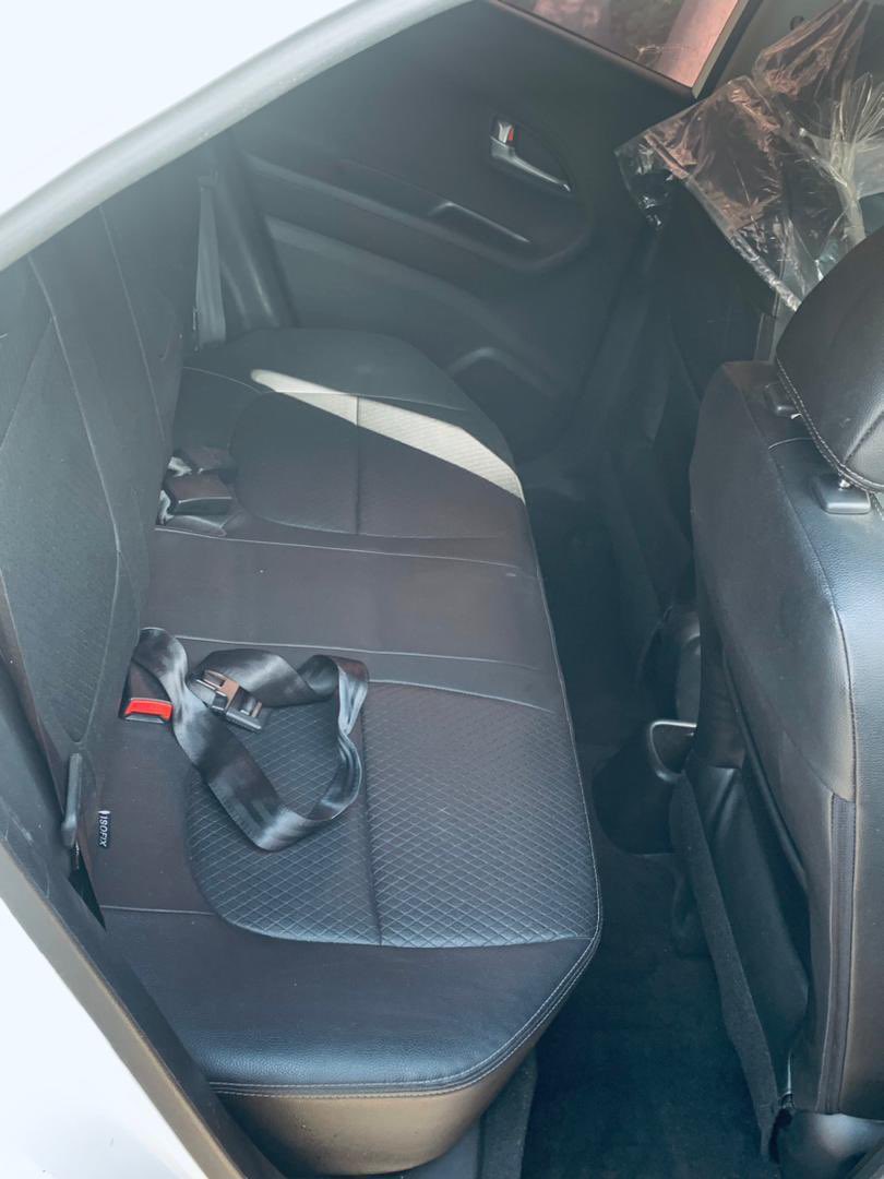 🔔 À vendre : Kia Morning 2012 🔔
Prix : 5.000.000 FCFA (à discuter, dernier prix 4.800.000 FCFA)

🚗 Description :
•Très bon état, bien entretenue
•Économique et fiable
•Climatisation, système audio de qualité
•Idéale pour la ville et les jeunes conducteurs