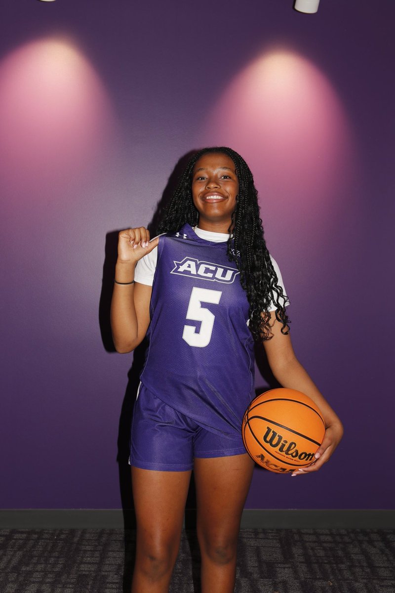 TrinityBoone20's tweet photo. ACU was such a fun visit. I'm super thankful for the @ACUWBB coaching staff for making the experience so special!  
Go Wildcats 💜🤍 
@coachgoodenough @_coachyak @CoachTV_acu https://t.co/KmcsLfC7Y5