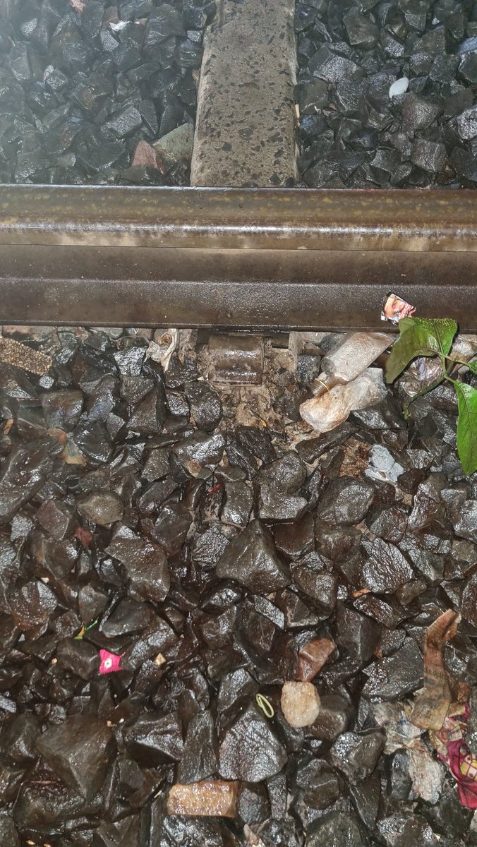 Mandi bamora railway station pf no.2 under teen shed pole number 957/35 .
Missing track clip and one side track holder/sliper damage <a href="/BhopalDivision/">DRM BHOPAL</a> <a href="/wcr/">Leslie R.</a> <a href="/RailwaySeva/">RailwaySeva</a>