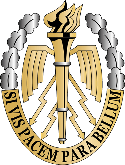EdgTerre's tweet photo. La scolarité de la 138e promotion de  l’ @EdgTerre  a débuté par un colloque portant sur la fraternité et la densification des forces morales, en présence notamment du général de la Grand’Rive, officier général en charge des blessés de l’ @armeedeterre . https://t.co/Xm4tuzVyuu