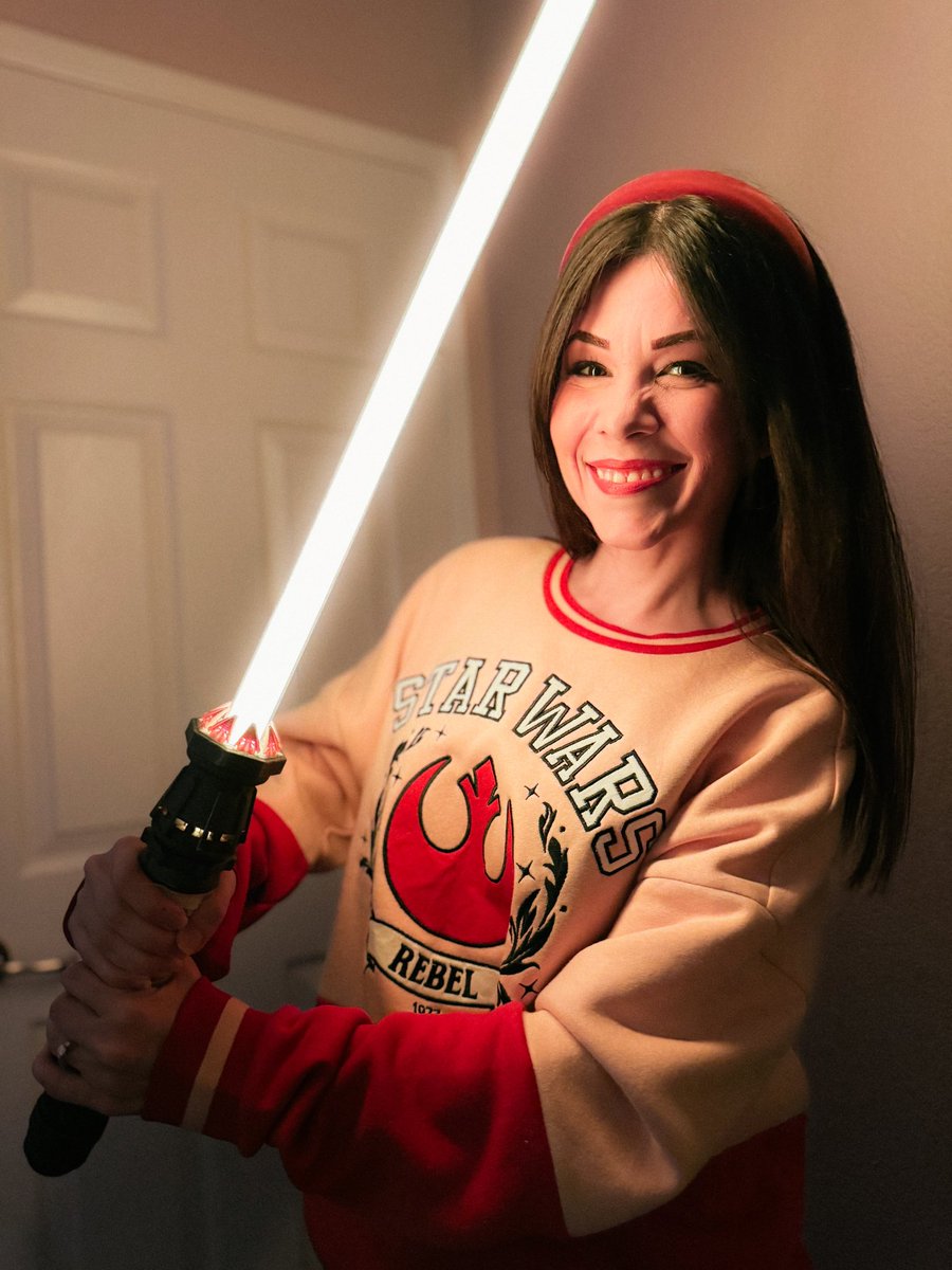 acrossthestars's tweet photo. Sheβs a Rebel π§‘
Itβs β¨Hunger Action Monthβ¨! @BoxLunchGifts is bringing awareness by encouraging fans to wear their favorite fandom wear in orange. You can also volunteer with @FeedingAmerica (link in bio).
#HungerActionMonth #BLCollective #BoxLunchGifts #StarWars https://t.co/RUd0VnwH30