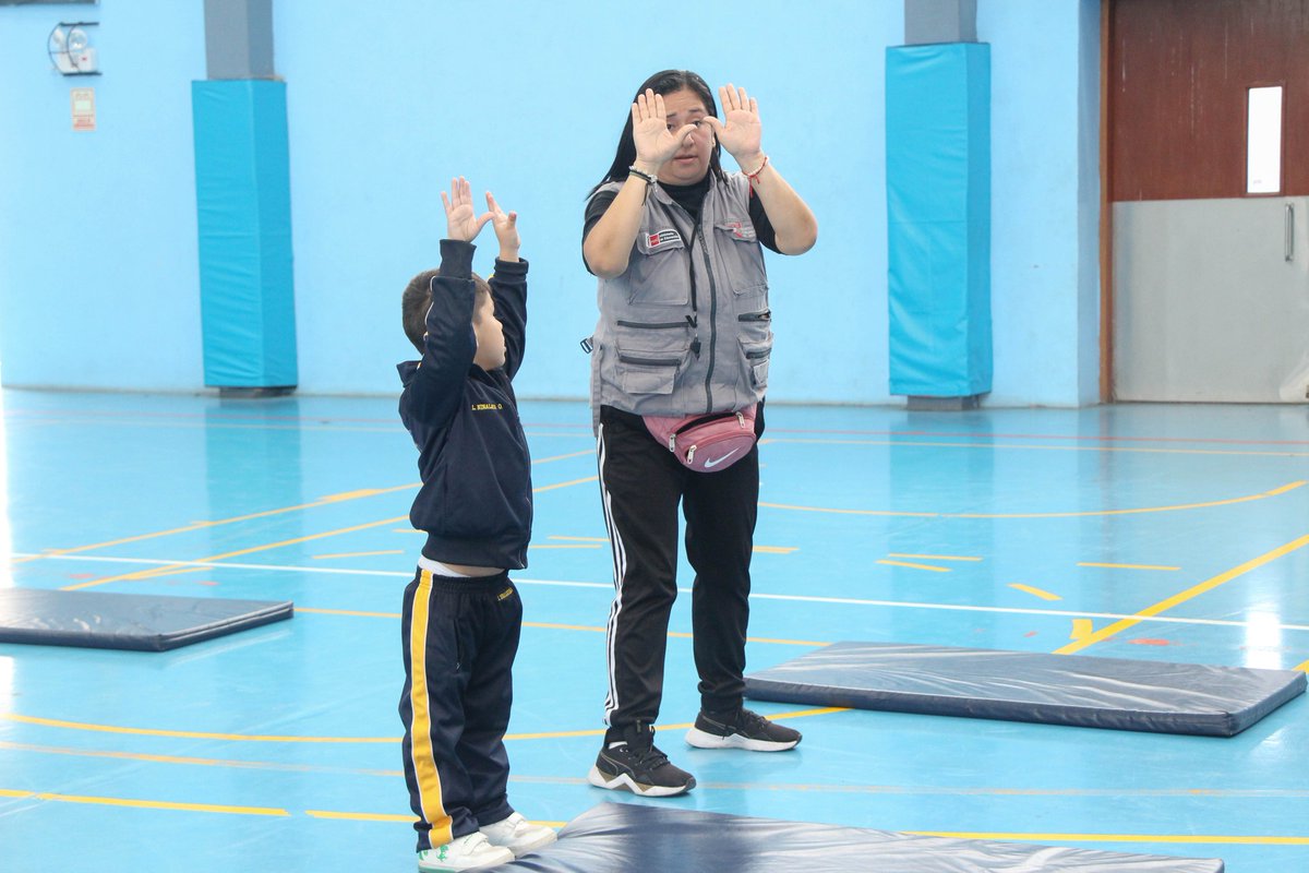 LapuntaOficial's tweet photo. Más de 25 niños del Jardín Municipal hicieron ejercicios de movilidad y juegos diseñados para fomentar la actividad física desde temprana edad, gracias al programa de #PromociónDeLaActividadFísica para una Vida Saludable del @ipdperu, que desarrolló una 1era jornada en el Coliseo https://t.co/IbDmhblkvn