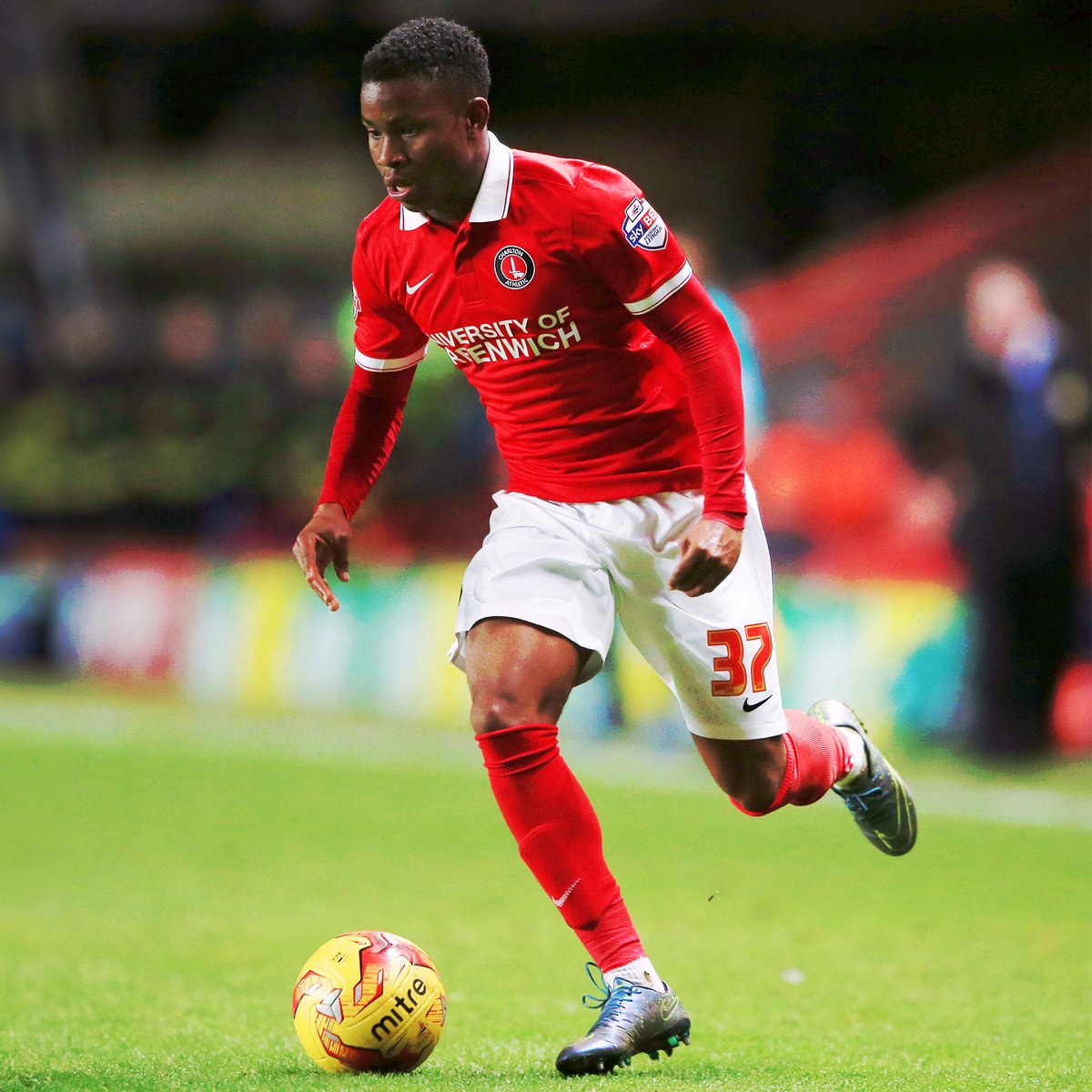 CAFCofficial's tweet photo. Thank you, Steve ❤️

#cafc | @CharltonAcademy | @ValleyGold