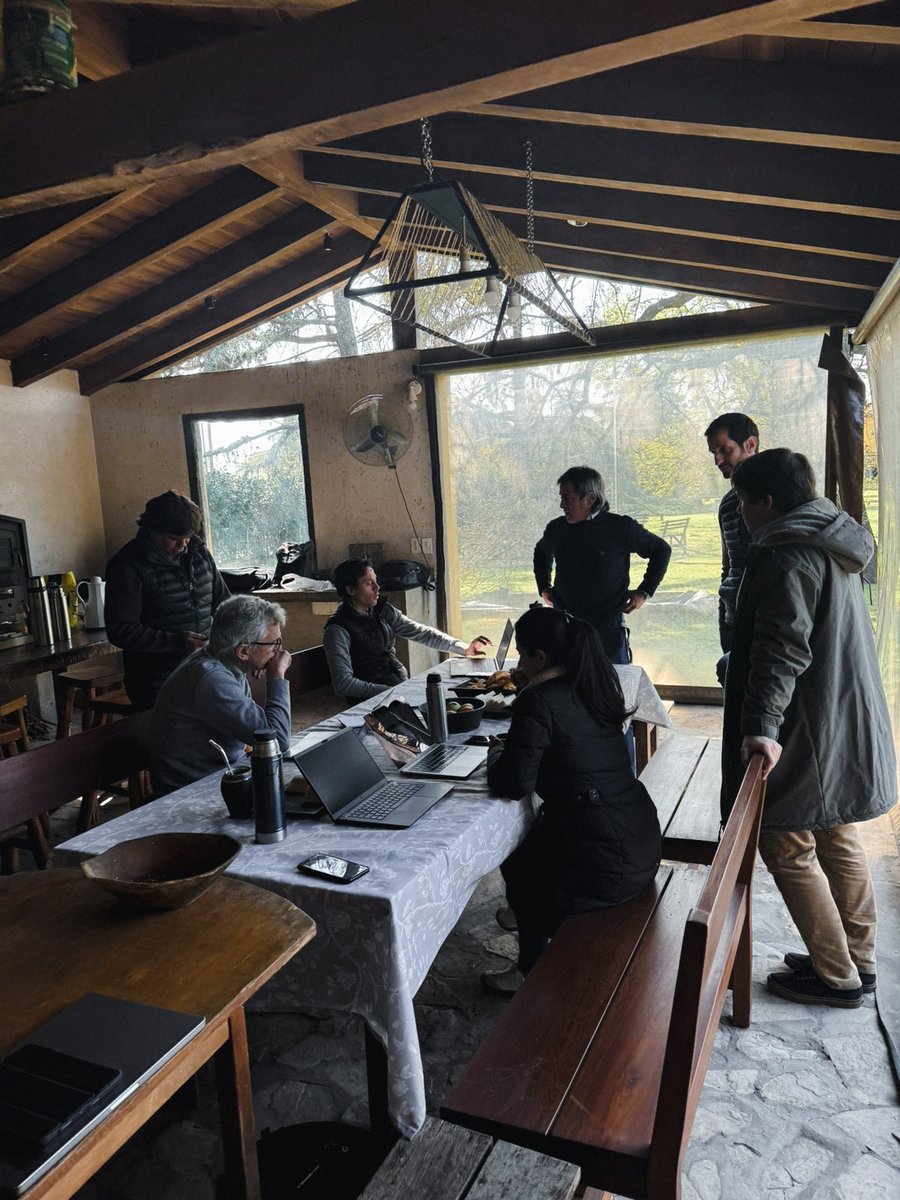 NestersTech's tweet image. 🌾 ¡Gran encuentro del Grupo Innovador Nesters! 🚀 Exploramos el futuro del agro con talleres sobre desafíos del sector, gestión de datos y seguridad informática. Aprendizajes clave para un agro más eficiente y sostenible. ¡Seguimos avanzando! 💡🌱

@auravant , @YieldLab_Latam