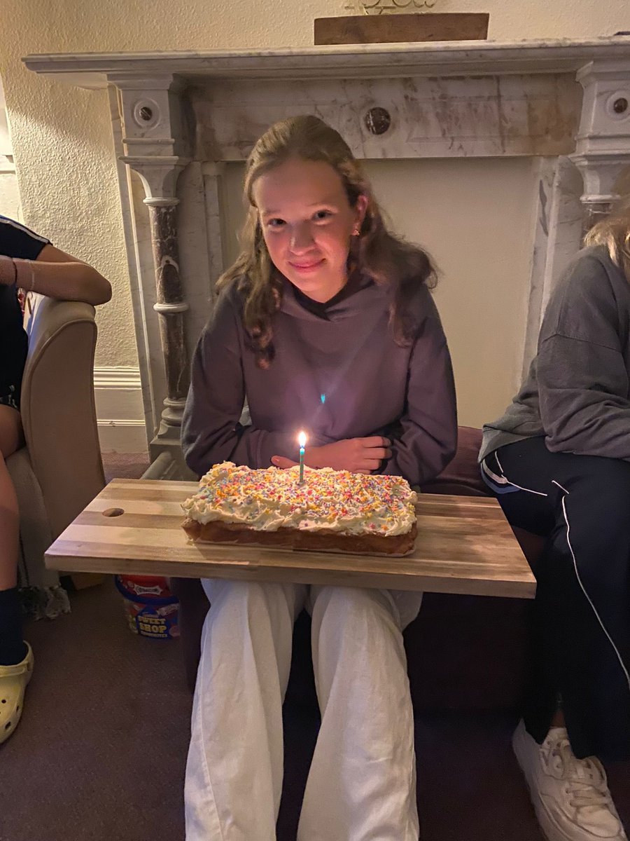 KSBWellesleyHse's tweet photo. A big happy birthday to Lilly who celebrated yesterday 🥳 #ksbwellesley #ksbboarding https://t.co/UPiIloPGHF