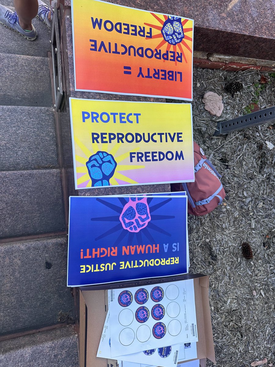 AdvanceMaryland's tweet image. We’re gathering and gearing up for our rally and press conference in support of @cmkatestewart’s resolution to affirm reproductive freedom!

Tune in at 12pm: youtube.com/watch?v=TFlIn1…

#MoCo #ReproRights #ReproductiveFreedom #HumanRights #AbortionIsEssential @MoCoCouncilMD