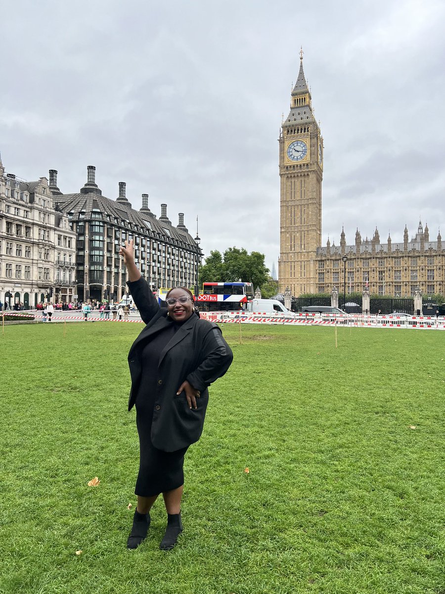 HamptonMyriah's tweet photo. Today I joined @worldafroday in London at Parliament as we made a historic step to tackle Afro hair discrimination!
Supported by @PauletteHamilto, we educated MPs on why it’s time to.
I’m living my wildest dreams #FixTheHairLaw #WorldAfroDay #PhdCandidate #EndHairDiscrimination https://t.co/kqNqwiBX0e