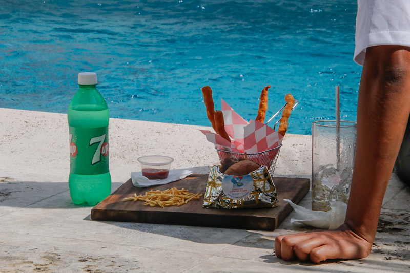 sno_izz's tweet photo. You don't feel like eating a whole big burger by the pool ! MAD MAX KIDS got you ! Small and tasty!
@leburgerweekhaiti @7up.haiti https://t.co/isT9MR91mq
