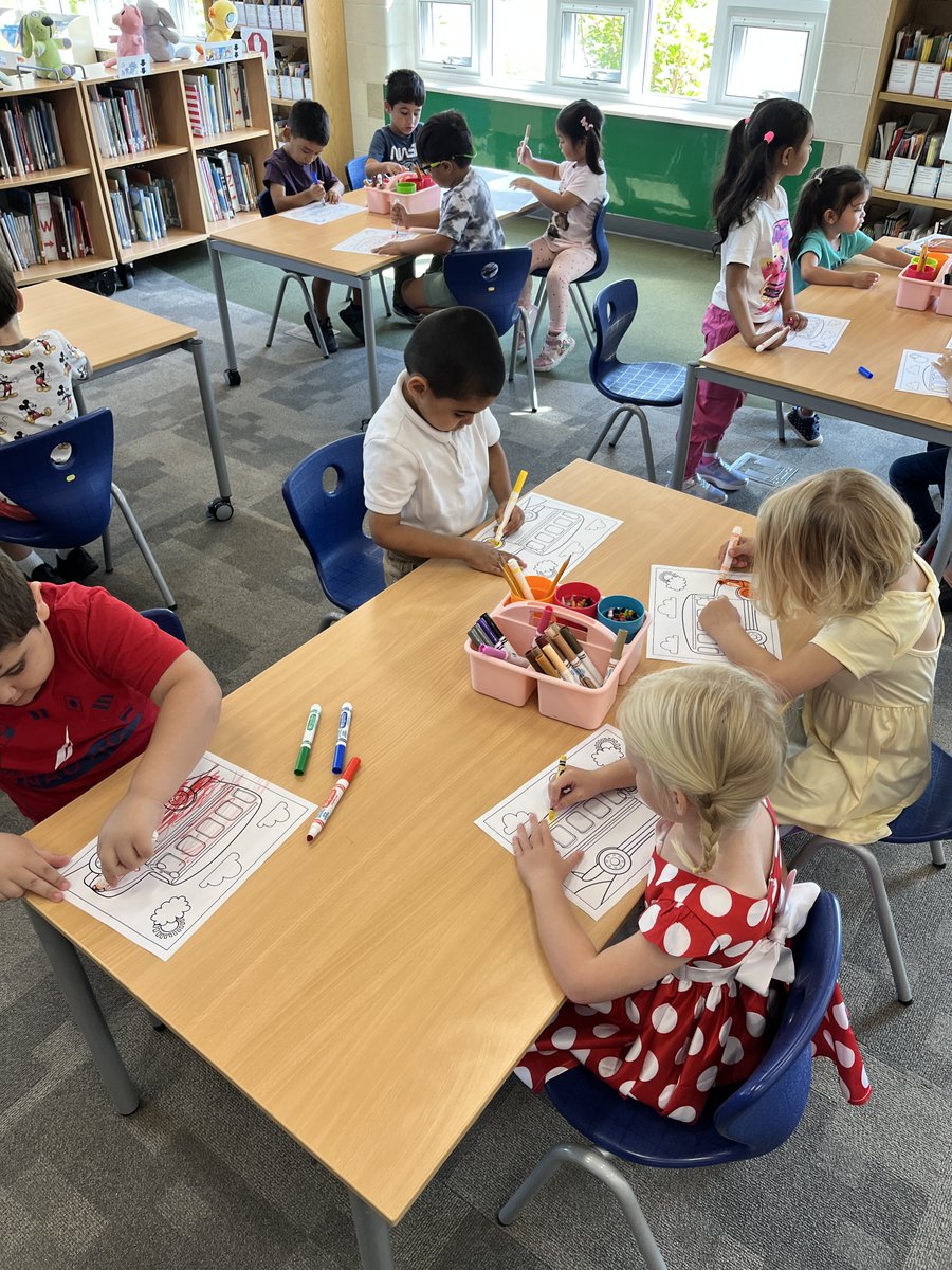 MeyerLib_SD735's tweet image. The first weeks of this school year have flown by! We&apos;ve been busy exploring the different areas of the library, reading stories, and checking out our first books in kindergarten. Pre-K students will get to start checking out books next week! 📚💖