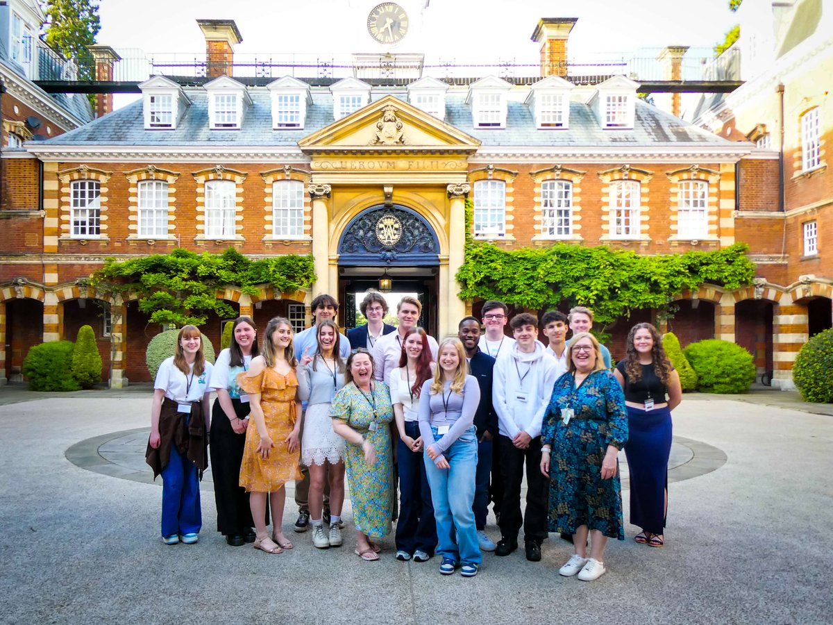 Wellington College tweet media