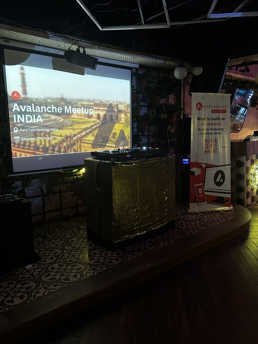 SuperRabbitsDAO's tweet photo. Ram Ram Lucknow! 🙏🏻

Guild Lead @suraj_sharma14  and DevRel @ShivankK26 organized a fantastic IRL event in association with @avax 🔺

His efforts are making Lucknow a Nawabi hub of Web3 innovation! 👑🚀 https://t.co/xrT1DkkbSP