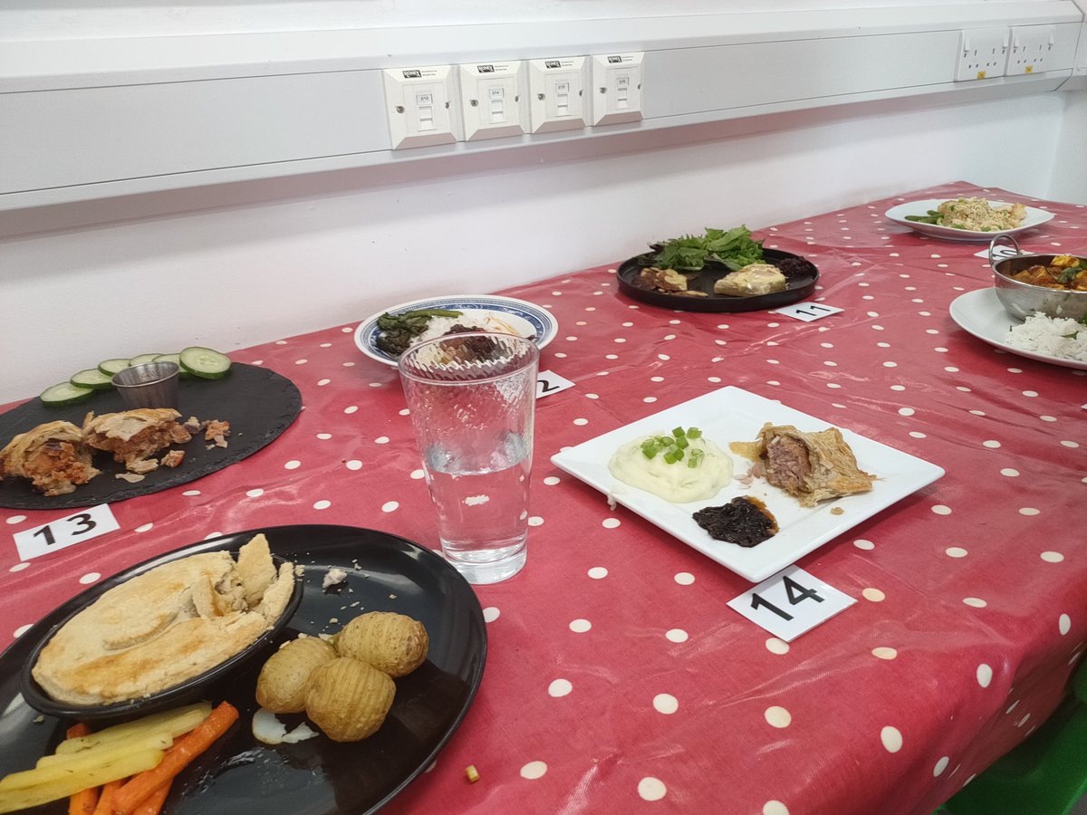 MissL_Roberts's tweet photo. Love seeing students push themselves in Catering (and I love being a judge for food competitions 😉) @broadlandhigh 
Students outdid themselves! https://t.co/AyzMRJpWQx