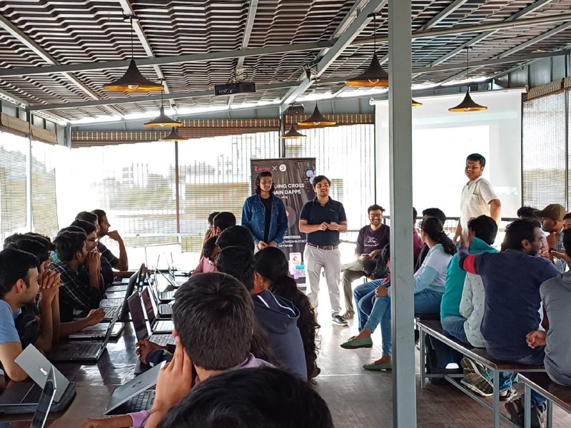 SuperRabbitsDAO's tweet photo. Namma Ooru Bengaluru! 🚀

@MuditKushwaha07 hosted an event where 100 developers dove deep into Router Protocol's Cross-Chain Infrastructure.

His commitment is fueling the growth of Bengaluru’s Web3 scene, making waves in the ecosystem! 🌊 https://t.co/nc77otMIQi