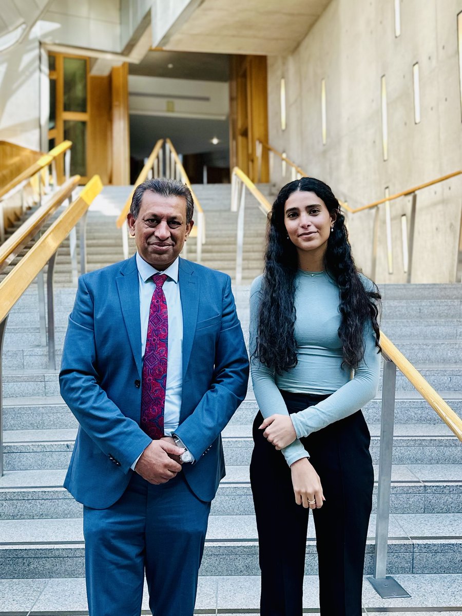 FoysolChoudhury's tweet photo. Fantastic to welcome Joud from @EdinburghUni to @ScotParl for work experience, to learn more about a life working in Scottish politics.

Joud is specialising in sustainable development &amp; looking forward to learning more about how to frame politics through a sustainable lens. https://t.co/eUscyvyMv4