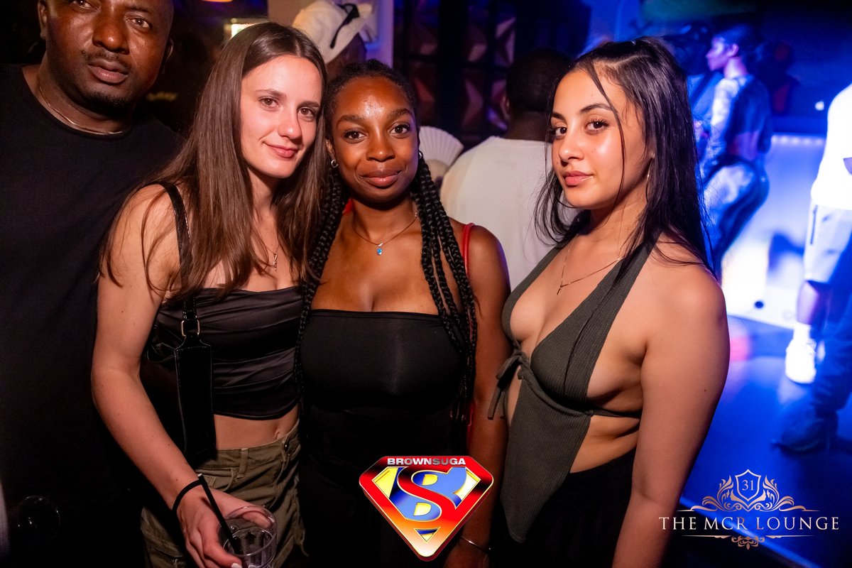 🥊 Joshua vs Dubois - The Showdown is Coming Soon - LIVE on all screens!

Tickets &amp; table via bit.ly/47hlccd 🔥 FREE DRINKS AVAILABLE for online tickets 🔥 

#JoshuaDubois #BoxingNight #MCRLounge #boxing #sportlounge #sportbar #macnhester #venue #manchestervenue #mcr