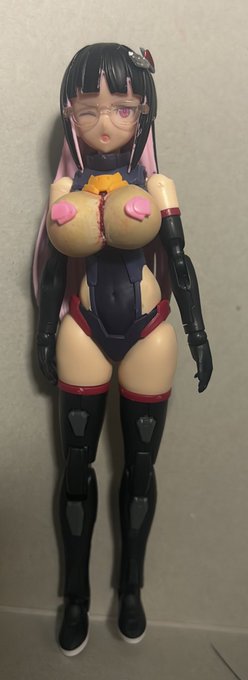 胸はまだ塗装してないけど
リシェッタからチェイサーだかアレだかボディにしたら
ほか一緒なのにいかがわしさというかアレになっちゃったな
ベガ親衛隊 