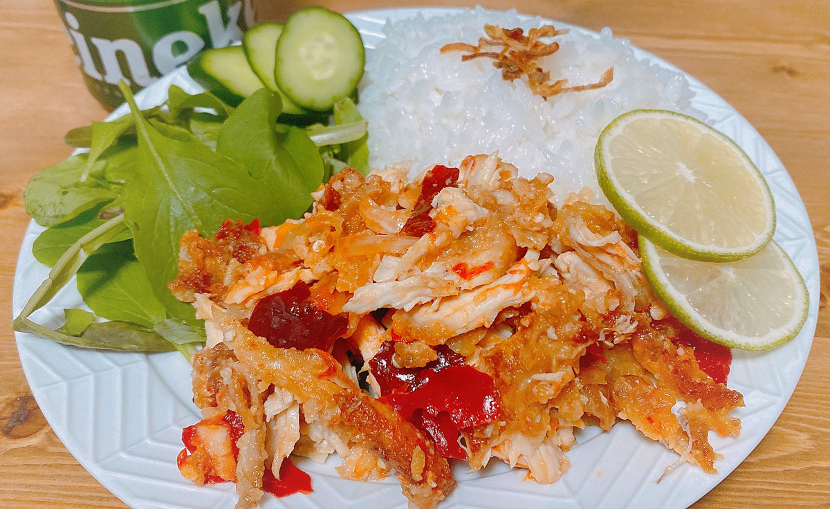 smashing chickens are really therapy for me.

oh hi my name is Hayate from Japan.
now here is my first try for cooking "Ayam geprek".  i'm glad if you approved this!