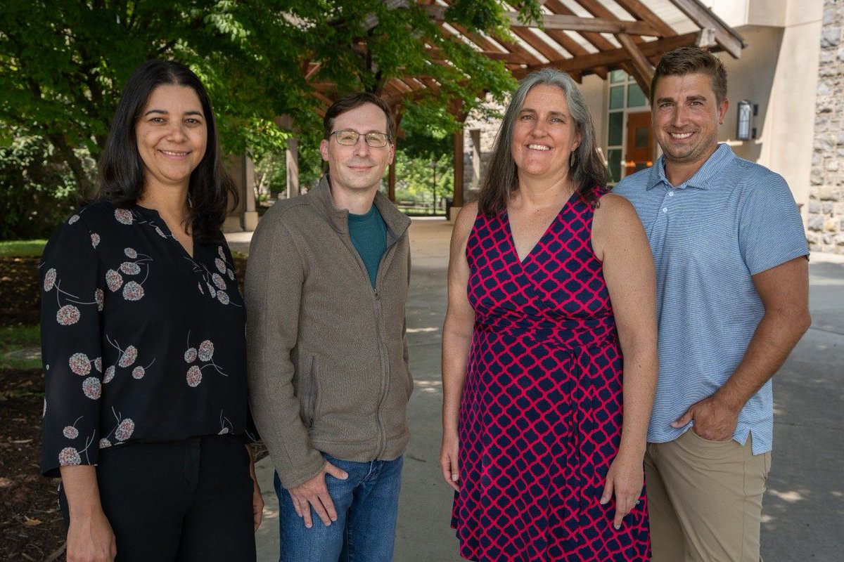 ChesResearch's tweet photo. @virginia_tech, one of our member institutions, was awarded $1.7 million from @NSF to study socio-environmental dynamics impacting coastal fisheries. The findings from this research will help to inform future policy solutions.

Read more: https://t.co/wDbLMYnnrO https://t.co/bNlUPIZ7Cy