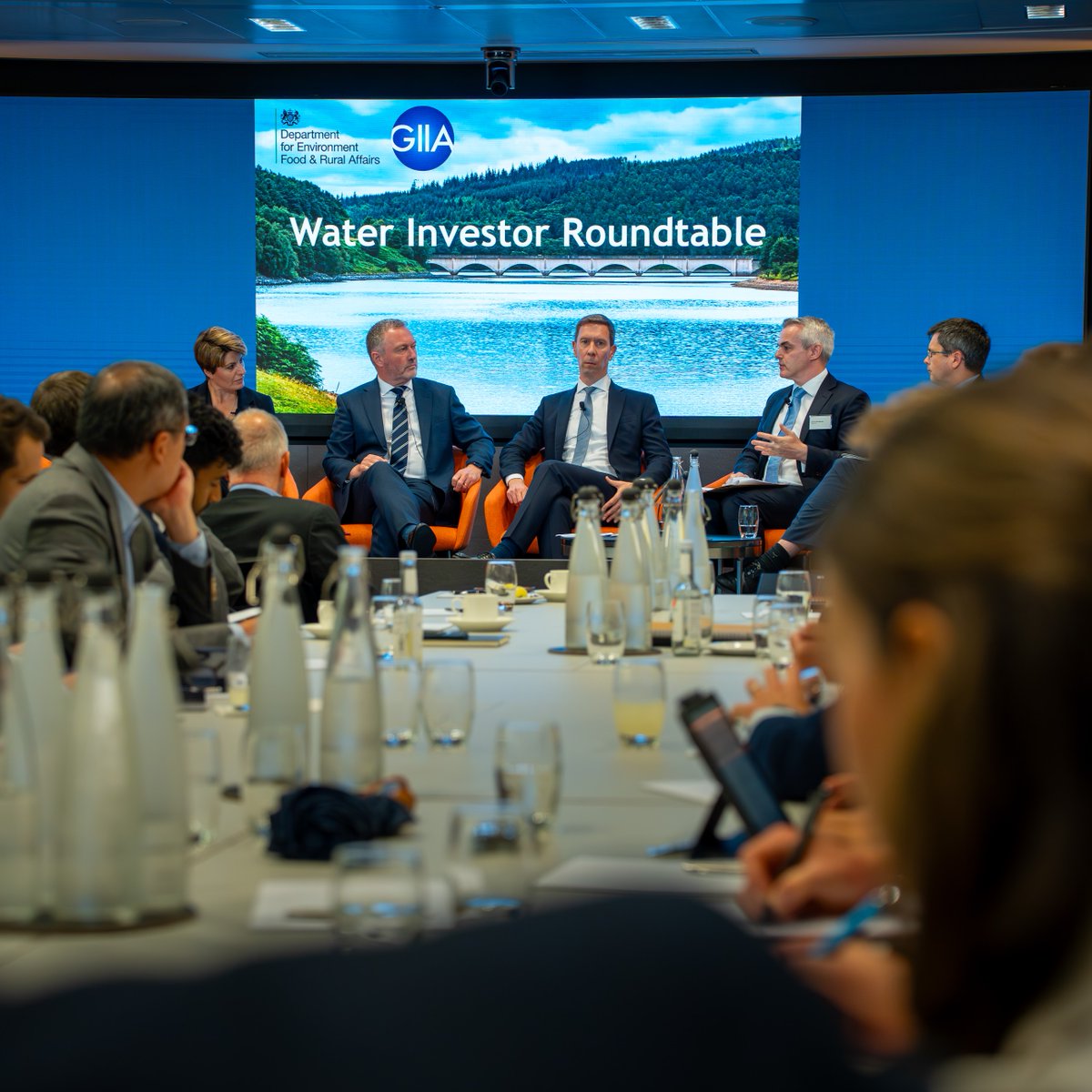 Defra UK (@defragovuk) on Twitter photo We will make the water sector one of growth and opportunity.
Environment Secretary <a href="/SteveReedMP/">Steve Reed MP</a> and <a href="/hmtreasury/">HM Treasury</a> <a href="/SpenceLivermore/">Spencer Livermore</a> met with key private-sector investors to discuss plans to attract billions in private-sector investment to clean up Britain’s rivers, lakes and seas. We will make the water sector one of growth and opportunity.
Environment Secretary <a href="/SteveReedMP/">Steve Reed MP</a> and <a href="/hmtreasury/">HM Treasury</a> <a href="/SpenceLivermore/">Spencer Livermore</a> met with key private-sector investors to discuss plans to attract billions in private-sector investment to clean up Britain’s rivers, lakes and seas.