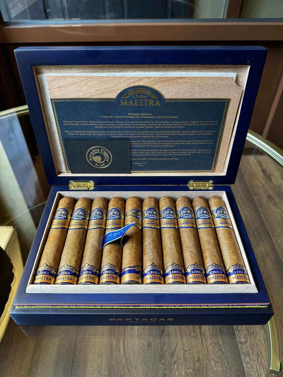 ArcadiaCigars's tweet photo. Partagas Linea Maestra Maestro – Discover a masterpiece of cigar craftsmanship, blending tradition and luxury for the ultimate smoking experience. Savor the finest Cuban heritage in every draw.
#Partagas #LineaMaestra #CubanLuxury #CigarCraftsmanship #PremiumCigars #CigarAficionado