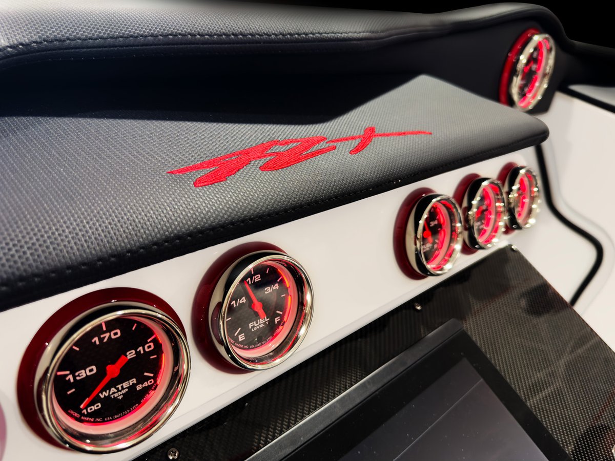 cigracingteam's tweet photo. World-renowned for power and design, every Cigarette is a testament to 55 years of excellence.

#cigaretteracing
#cigaretteracingteam
#42x https://t.co/A1z18DA1Hn