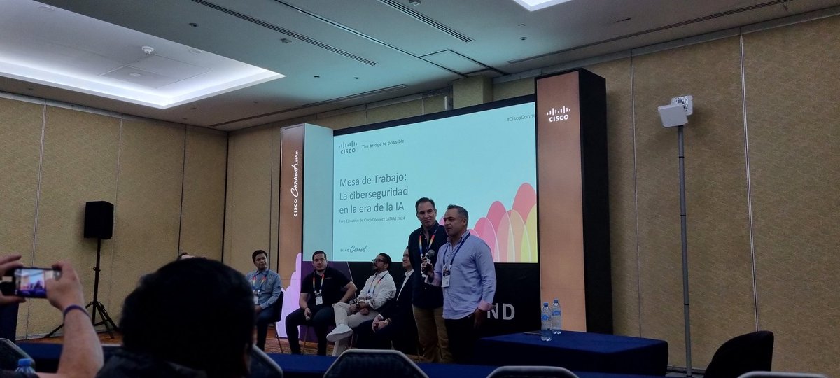 AilatanGP's tweet photo. Iniciando sesiones en #CiscoConnectLatAm @CiscoLatam con sesión especial de CISO Leadership community https://t.co/exmJ1B78D3