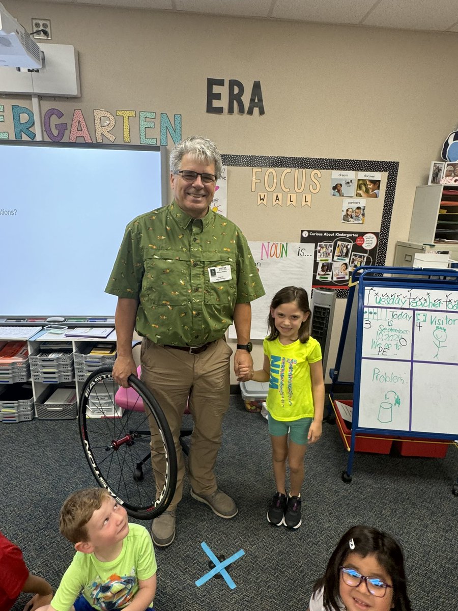 Career day was a hit! We had so many parents volunteer to talk about their career! We had entrepreneurs, a horse trainer/ polo player, lawyers, a chef, an oceanographer, and so many more! A huge thanks to all of our amazing volunteers ✌🏼🩷🐺 #twehowl #katyisd #katyisdcounselors