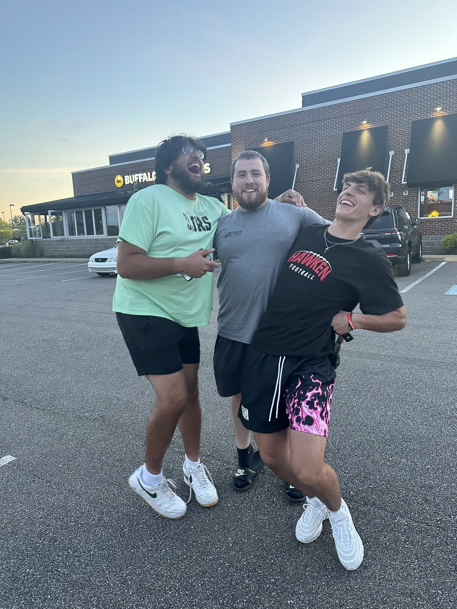 Darren Junior Recruiting Source LLC. (@djrswework) on Twitter photo Was glad to have had the opportunity to see the guys this past week and watch some ball. Had a good dinner at <a href="/BWWings/">Buffalo Wild Wings</a> too. <a href="/javoris_j/">Julian Javoris</a> <a href="/raina_manan/">Manan Raina</a> Was glad to have had the opportunity to see the guys this past week and watch some ball. Had a good dinner at <a href="/BWWings/">Buffalo Wild Wings</a> too. <a href="/javoris_j/">Julian Javoris</a> <a href="/raina_manan/">Manan Raina</a>