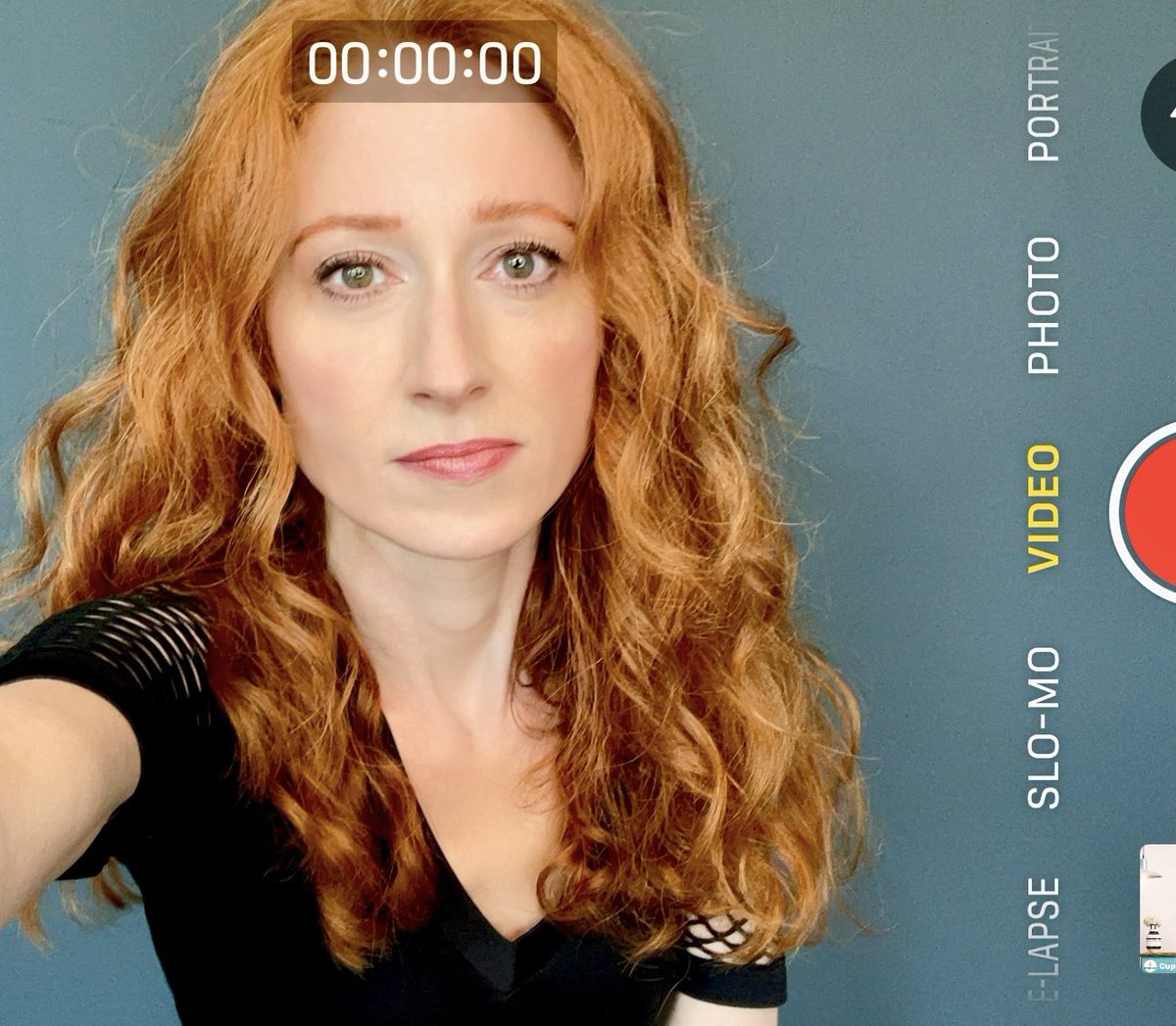 BekkaPrewitt's tweet photo. Focused face Bekka 🤨 as I crop the shot against my new painted wall. No more backdrops!
🎨 New Digs = New Self-tape Wall!
#bekkaprewitt #actor #voactor #filmactor #tvactor #pcapactor #model #redhead #ginger #redheaded #actress #auditions #oncamera #selftape #taping #painting https://t.co/v1Zyfef6aT