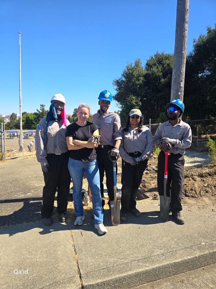 Just a day in the life: Corpsmembers helping build a Community Garden in Rodeo alongside <a href="/BuffyWicks/">Buffy Wicks</a> and <a href="/CCRCD_ED/">Contra Costa RCD</a>.  We are here to serve and conserve! #conservation #greenjobs #localcorpspride #youthdevelopment #community