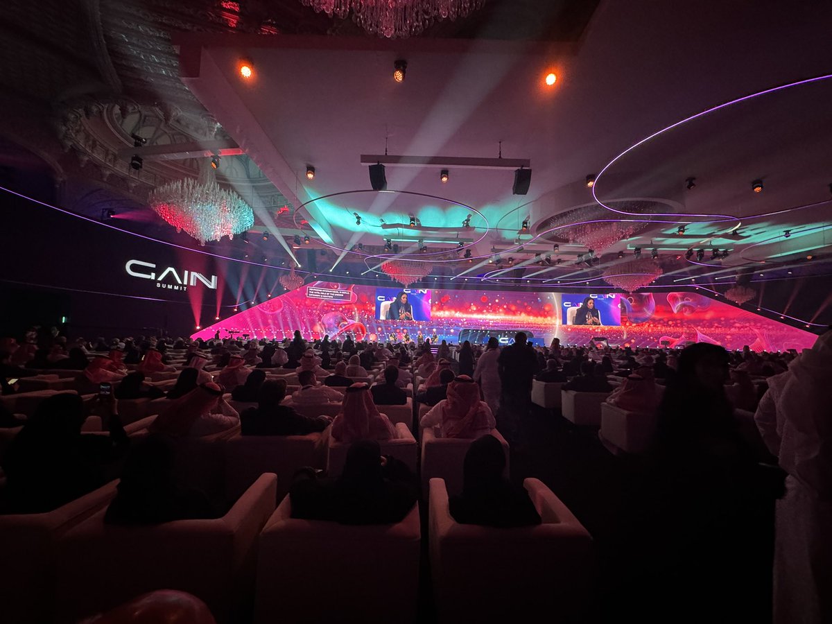 حضرت اليوم قمة الذكاء الاصطناعي في الرياض. سعدت بالتعلم والتواصل مع خبراء من مختلف القطاعات، خاصة في مجال الصحة. 

فخورة ببلدي العظيم 🇸🇦🙏

Attended the GAIN Summit in Riyadh <a href="/globalaisummit/">Global AI Summit</a> . 
Proud to be part of this forward-thinking country and grateful for the opportunity to