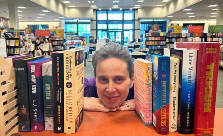 BNNewnan's tweet photo. From Romance to US History. From Manga to a new Kid’s classic adventure. This week’s new releases are crowd pleasers! https://t.co/2iDbGjJoPP