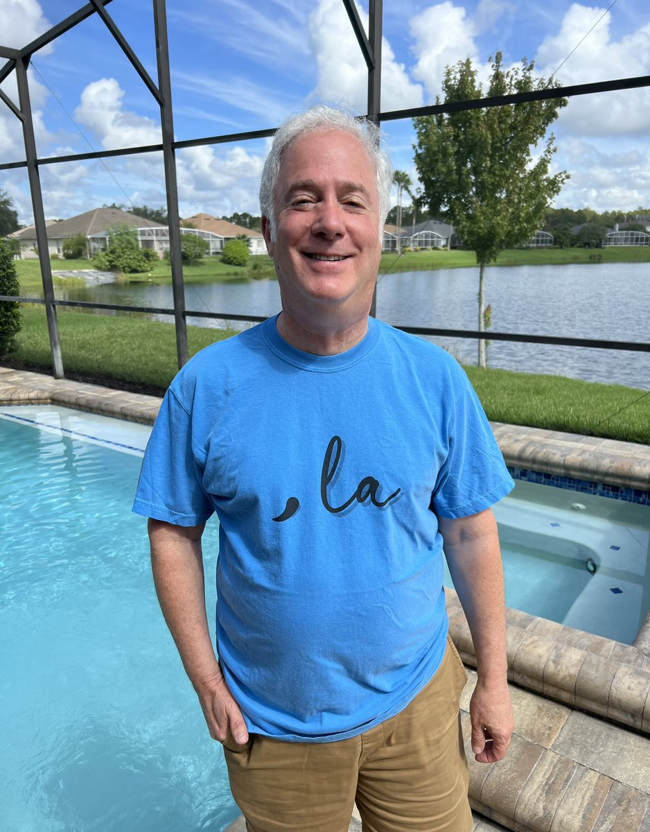 joncoopertweets's tweet photo. I went out to get bagels this morning, and everyone in the bagel shop (in Orlando) LOVED my new Kamala shirt! 💙 🥯 
#WeAreNotGoingBack https://t.co/RPZD8Mno0w